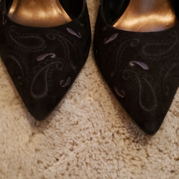Black heels from House of Dereon - Picture 3 of 6